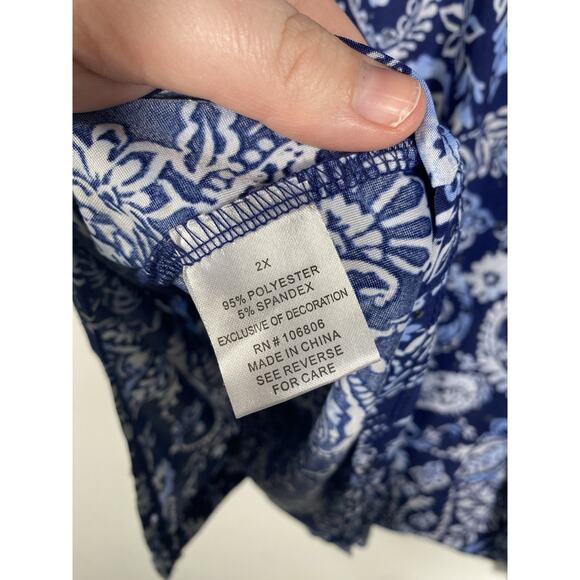 Emily Daniels Top 2X Blue Paisley Slinky Knit Travel Button Up Coastal Mature - Picture 11 of 13